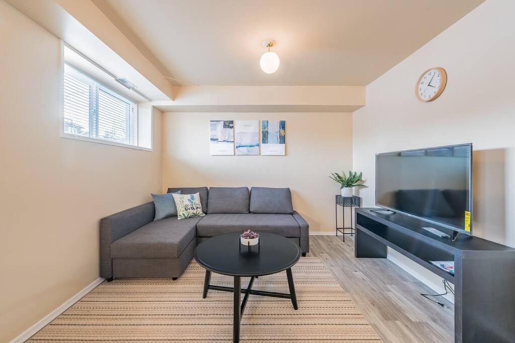 Mt Pleasant Nw 2 Bedrooms 500 คาลการี ภายนอก รูปภาพ